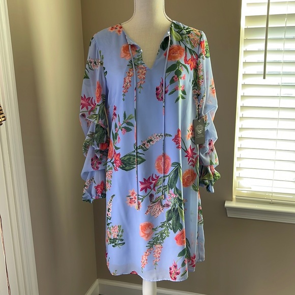 Vince Camuto Dresses & Skirts - New! Vince Camuto Blue Floral Dress